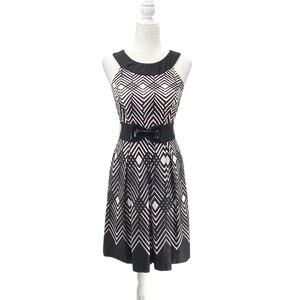 Women WHBM Fit and Flare Dress Size 2 Black White Geometric